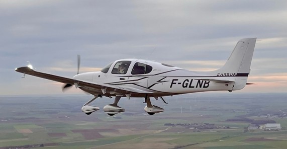 avion-cirrus-ecole-france-SR22T