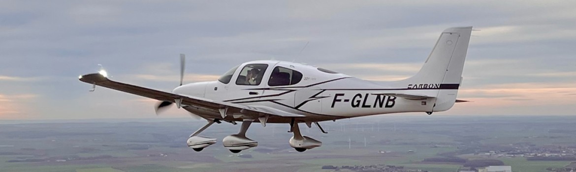 avion-cirrus-ecole-france-SR22T