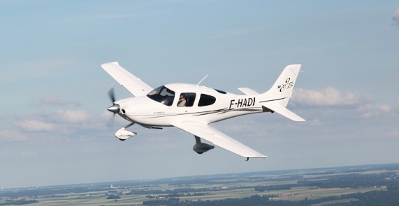 avion-cirrus-ecole-france-SR20