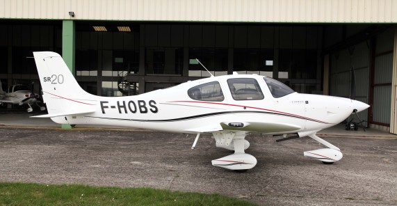 avion-cirrus-ecole-france-SR20